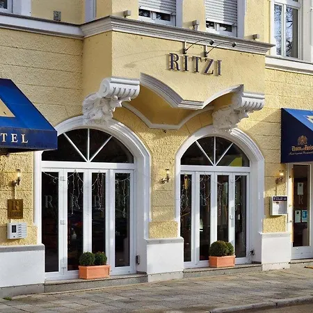 Ritzi 3*
