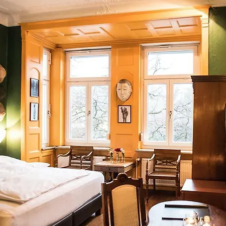 Ritzi Hotel